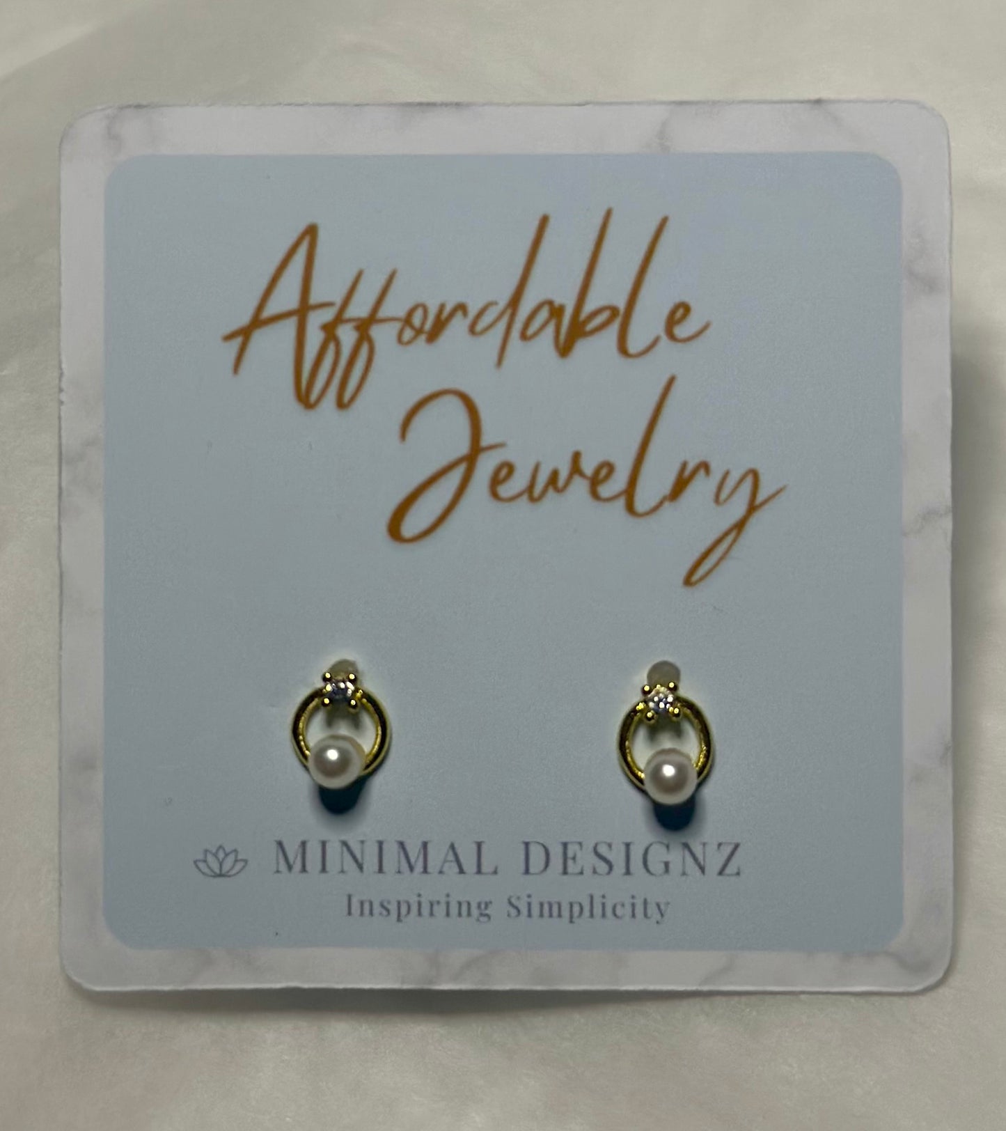 Mini Pearl Stud