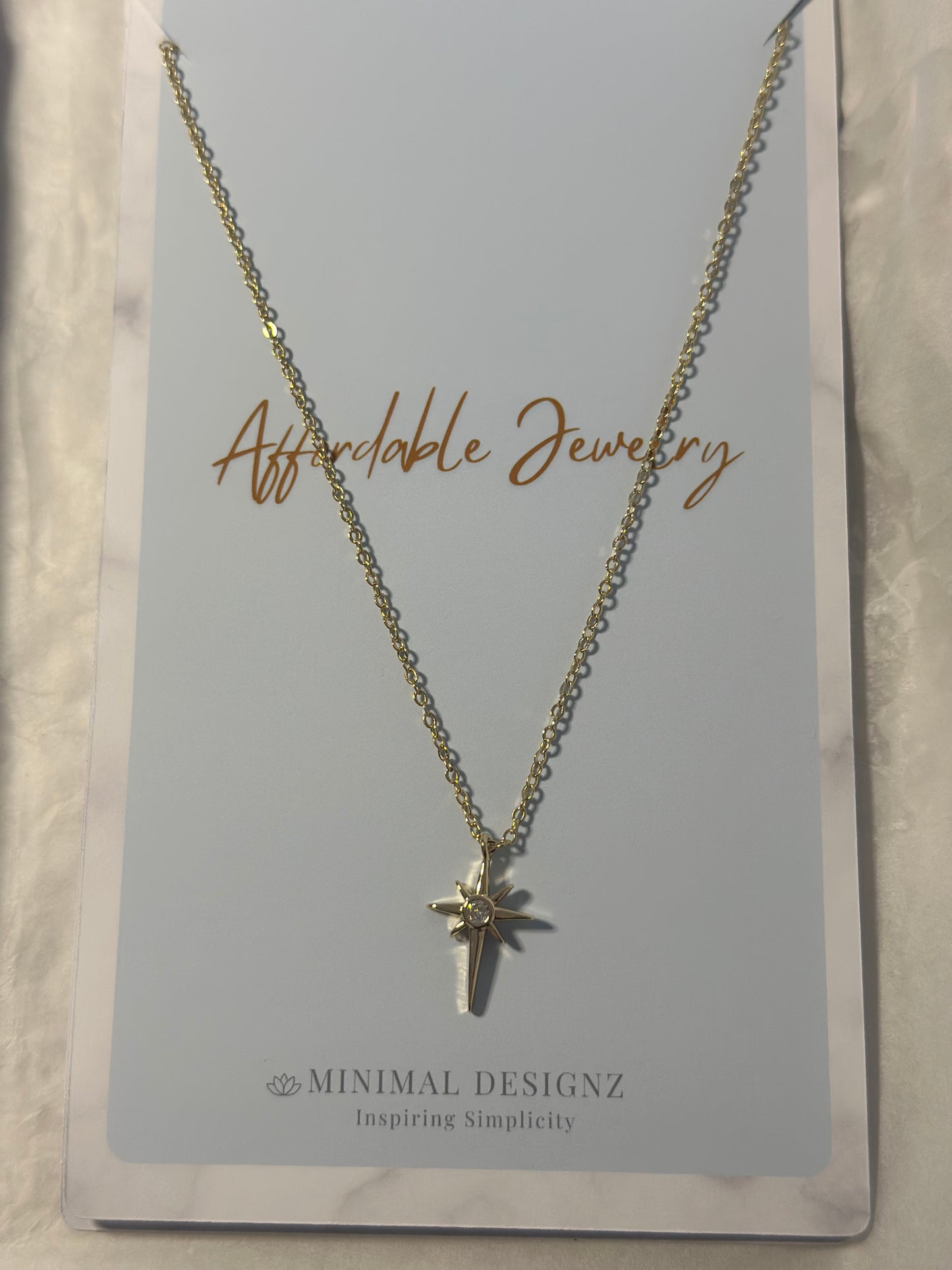 Minimal star necklace