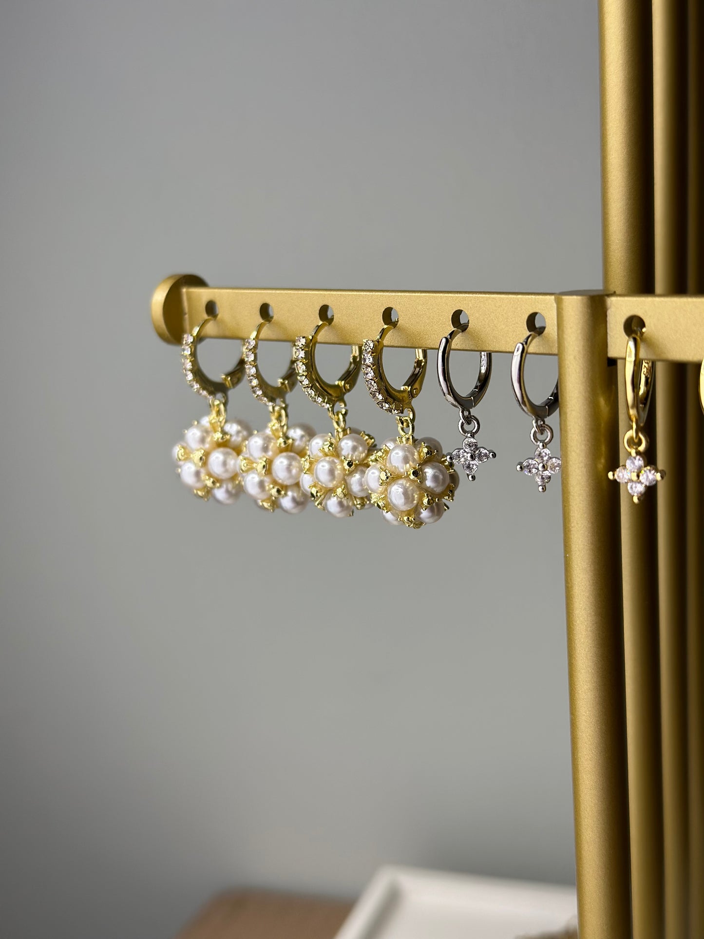 Gold Minimal Pendant hoop earrings
