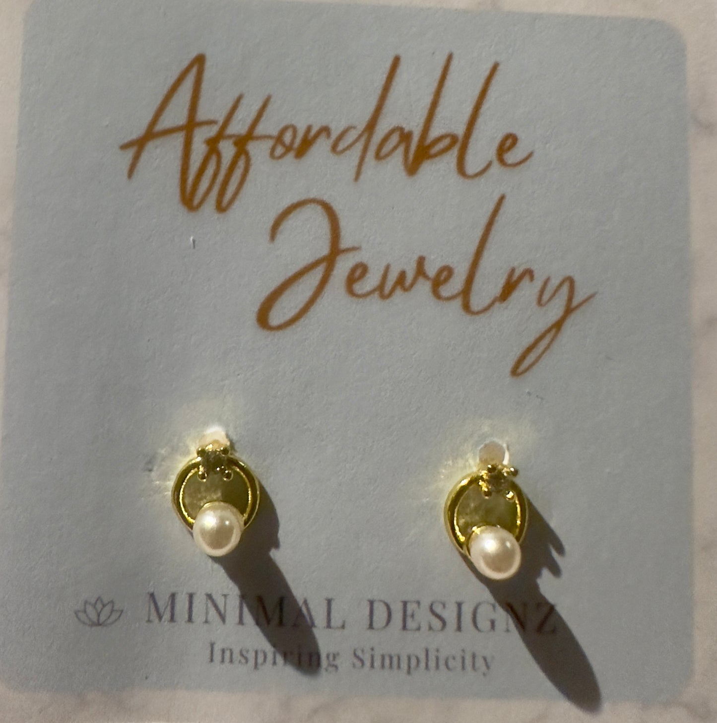 Mini Pearl Stud