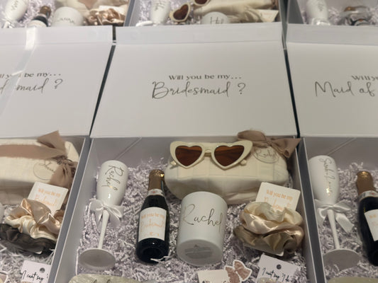 Deluxe Bridesmaid proposal boxes Compete
