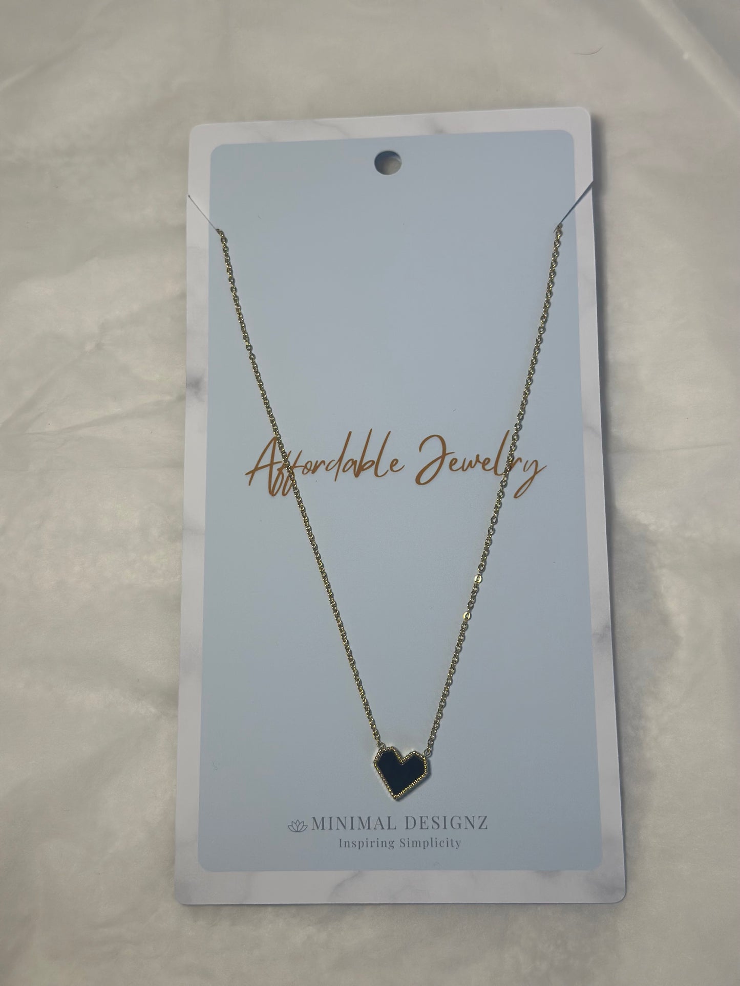 Black heart minimal necklace