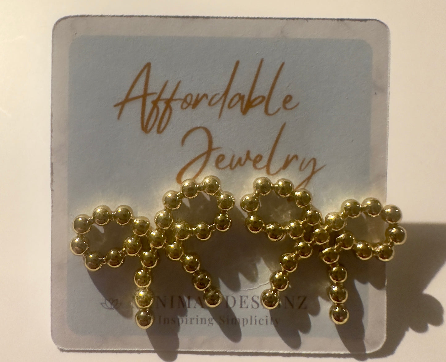 Beaded bow Earring